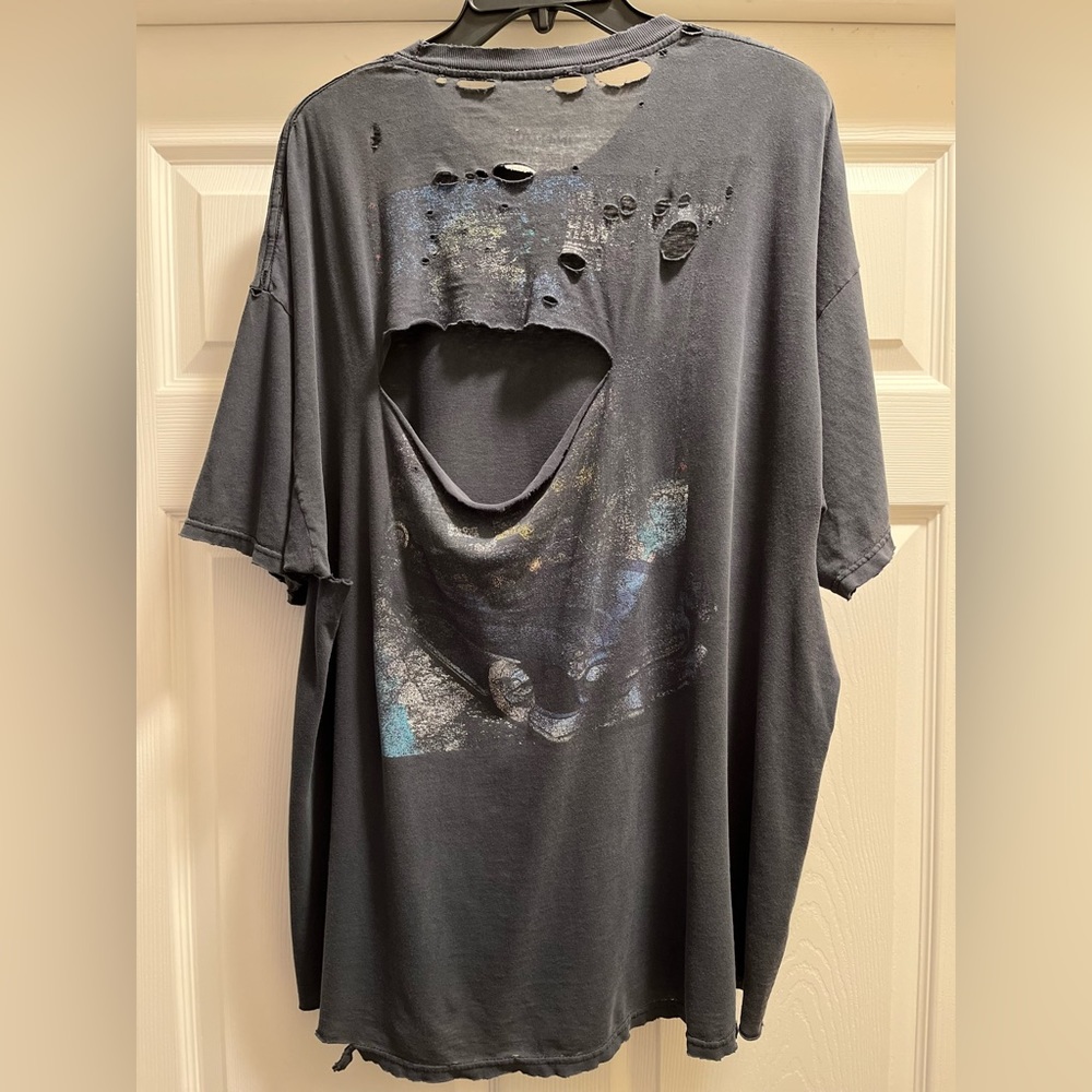 NATURALLY DISTRESSED IN-N-OUT EXTREMELY SOFT & COZY GRAPHIC T-SHIRT